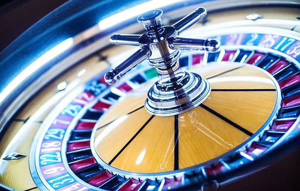 Macau Pools draw interface on lambo388 showing daily draw schedule and number selection panel